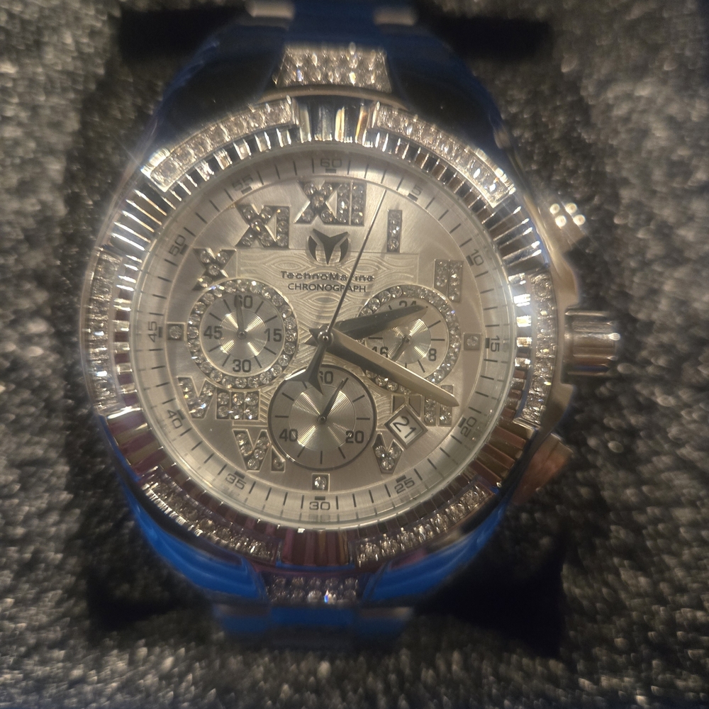 4 Technomarine Luxury Black and Gold Watch with Red Accents. New With Tags. - Picture 12 of 16